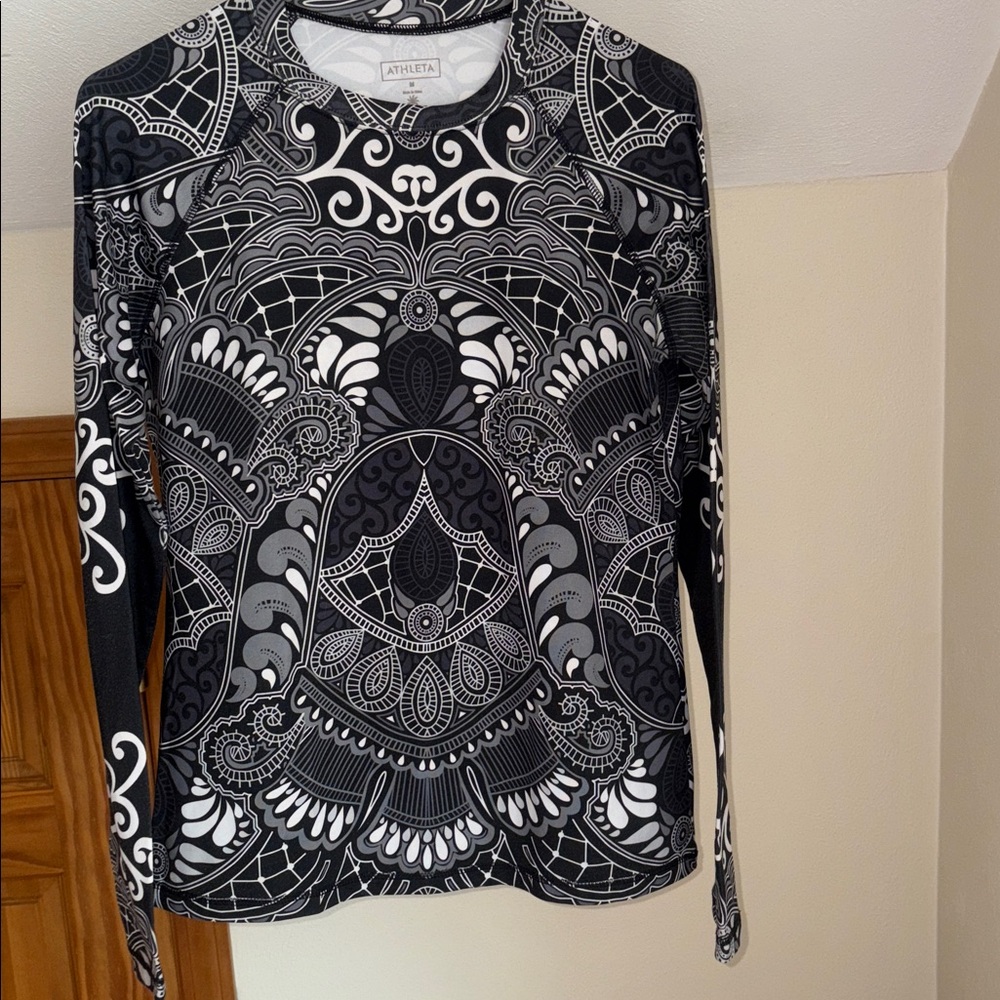 Athleta Monochrome Ornate Long Sleeve Top